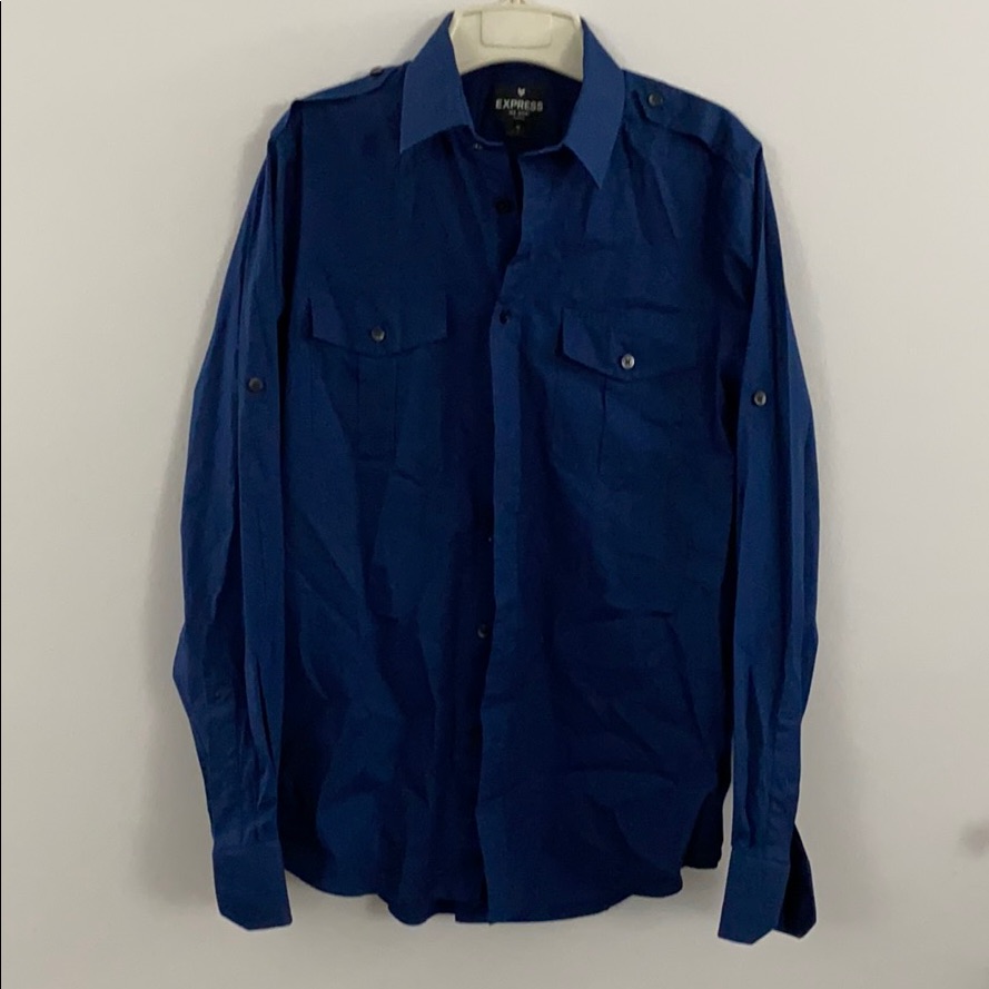 Express. Button Down. Medium